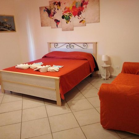 La Fenice Apartment Palermo Bagian luar foto