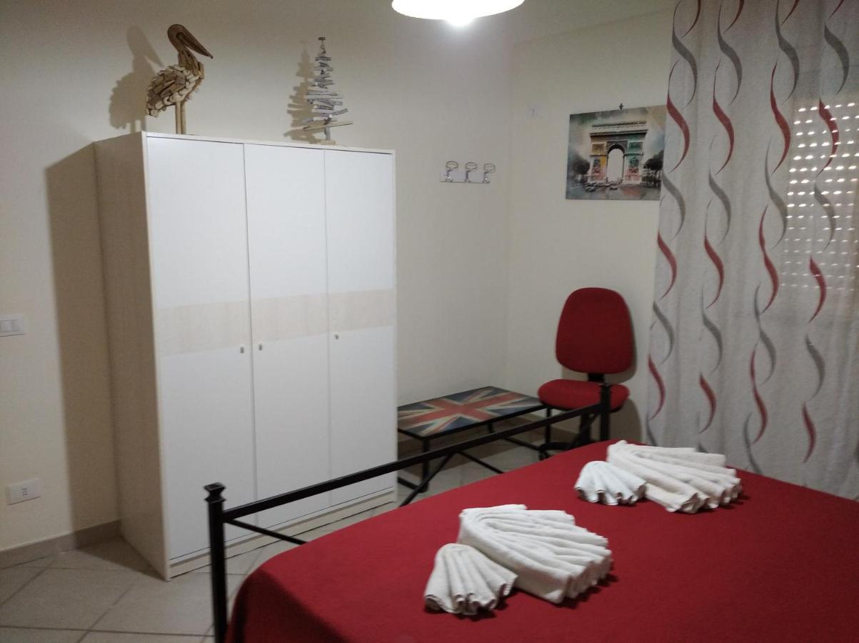 La Fenice Apartment Palermo Bagian luar foto
