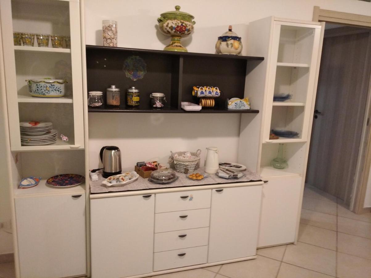 La Fenice Apartment Palermo Bagian luar foto